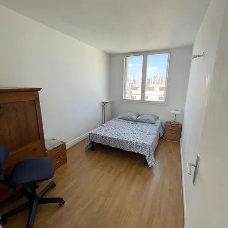 아파트 4 Bed Rooms, Top Floor, Stunning Sacre-Coeur View 파리
